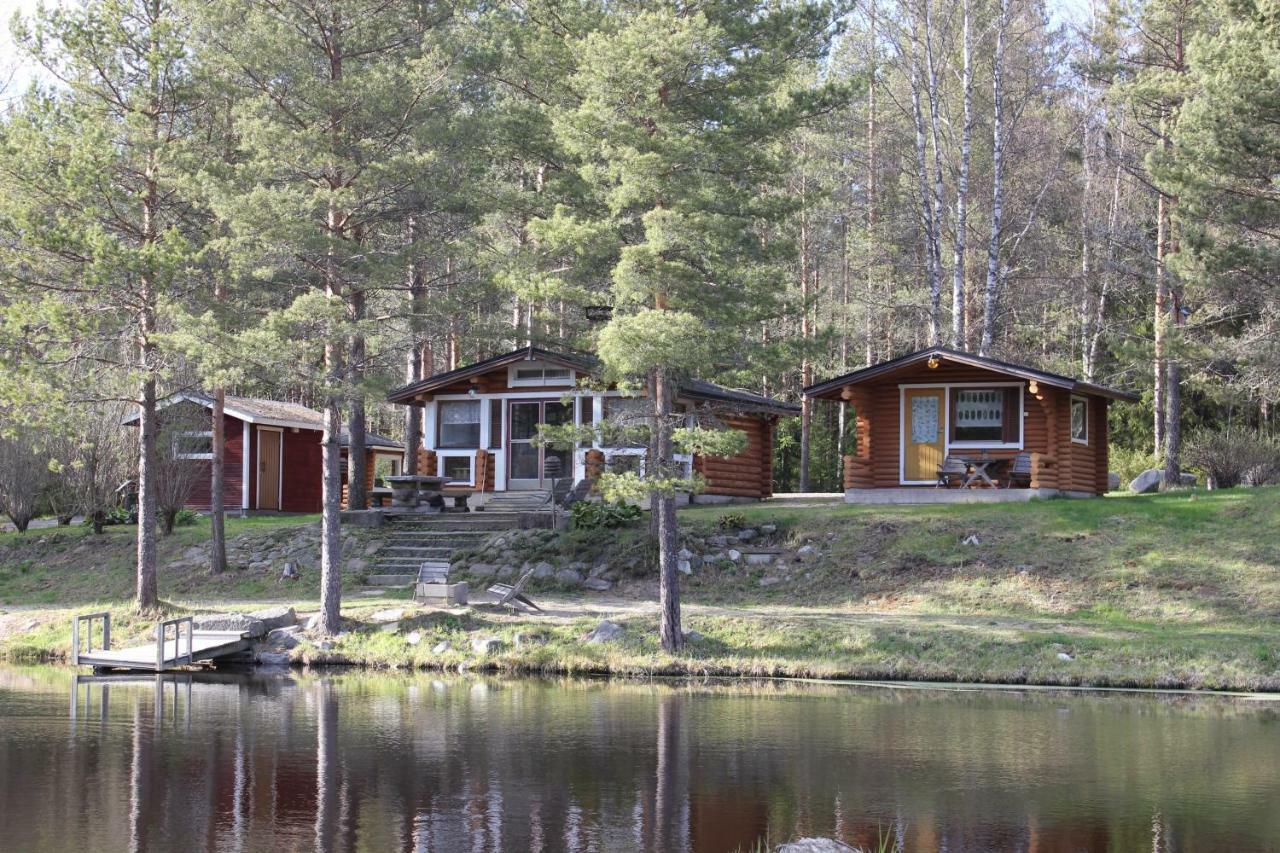 Hirsimoekki Ja Makuuaitta Holiday park 4*