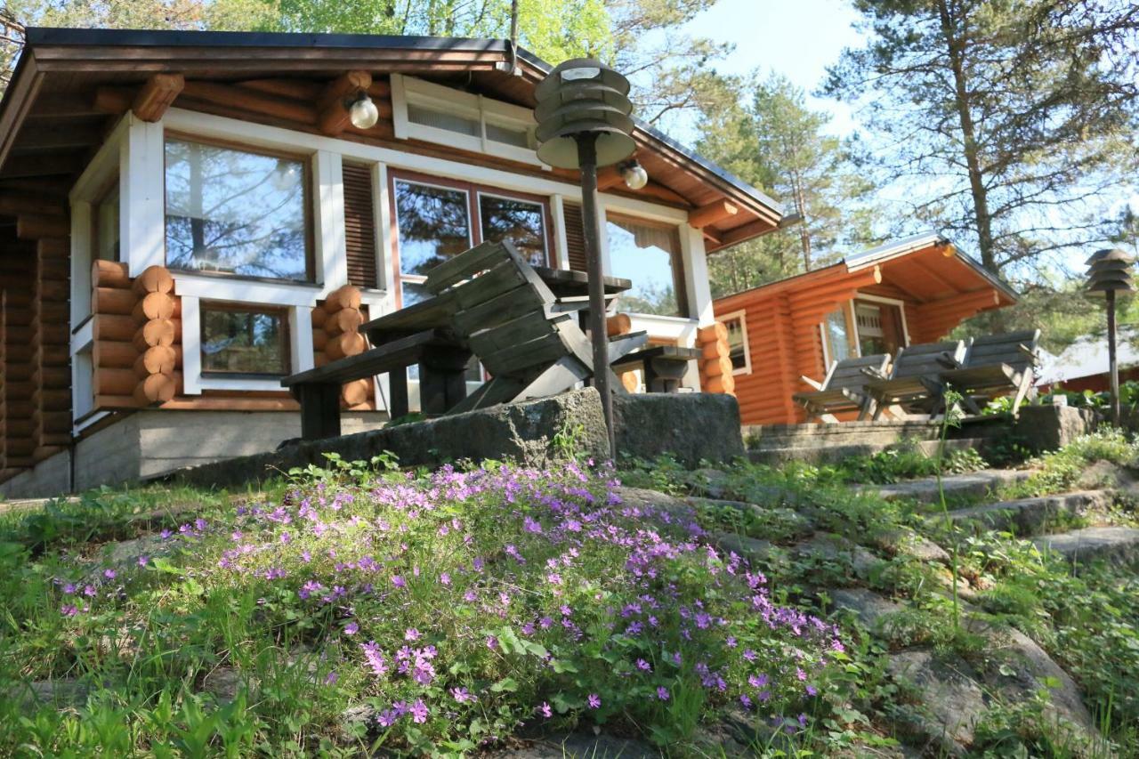 Hirsimoekki Ja Makuuaitta 4*